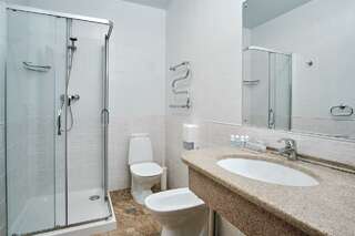 Гостиница Сибирь Барнаул Номер улучшенный с 1 двуспальной кроватью-6