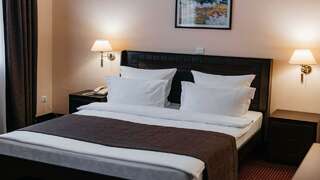 Гостиница Сибирь Барнаул Номер улучшенный с 1 двуспальной кроватью-4