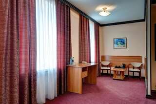 Гостиница Сибирь Барнаул Стандартный двухместный номер с 2 отдельными кроватями-3